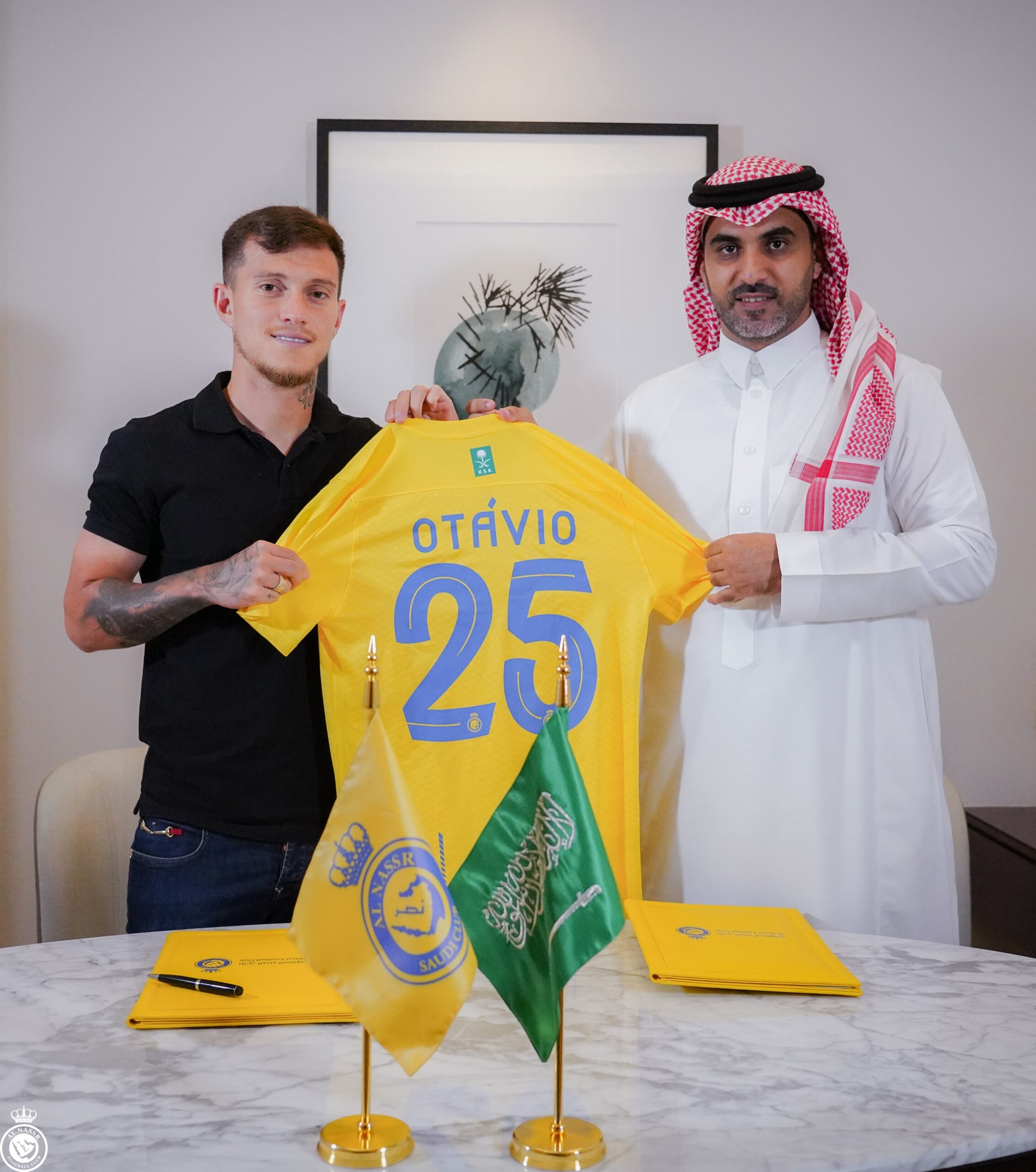 صفقات النصر السعودي الجديدة 2025 وأسماء اللاعبين الراحلين